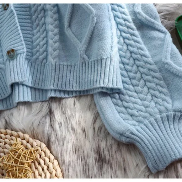 Cable Knit loose fit Cropped Cardigan - Picture 4 of 8